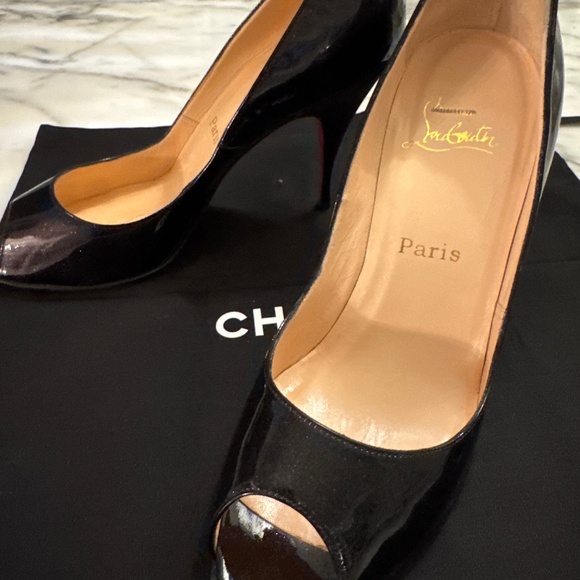 Christian Louboutin pumps - Picture 1 of 3
